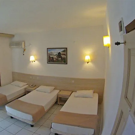 מלון Kleopatra Carina 2*