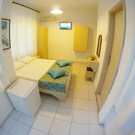 Kleopatra Carina מלון אלאניה