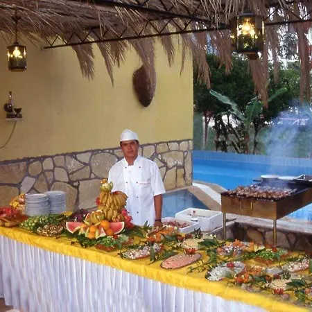 מלון Kleopatra Carina