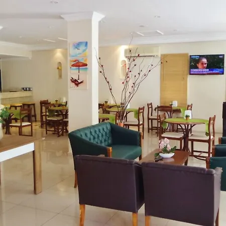 מלון Kleopatra Carina 2*