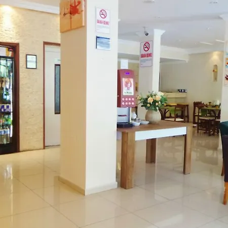 Kleopatra Carina 2* אלאניה