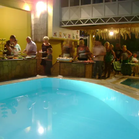 Kleopatra Carina מלון