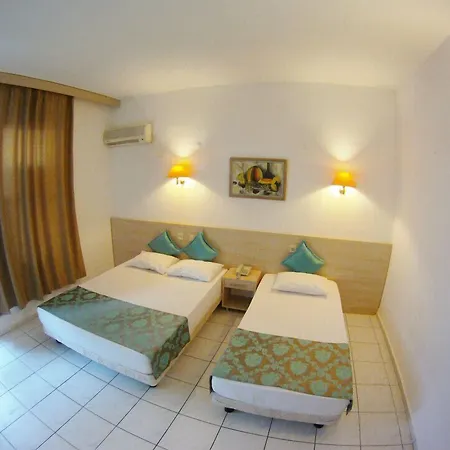 Kleopatra Carina 2* אלאניה