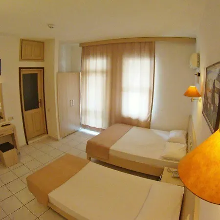 מלון Kleopatra Carina