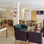 Hotel Kleopatra Carina 2*
